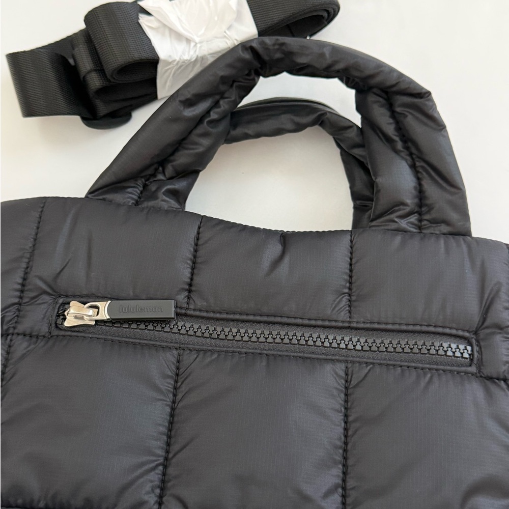Lululemon Quilted Grid Small Tote, Black - Picture 4 of 16